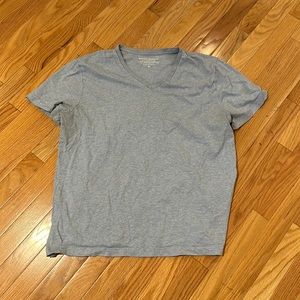 Banana Republic v-neck T-shirt